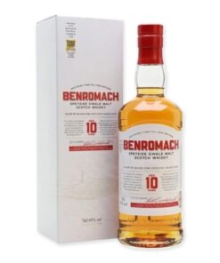 Ontdek de Benromach 10 Year Old, een Speyside single malt waarbij rijke sherry- en subtiele rooktonen samensmelten tot een harmonieuze whisky.