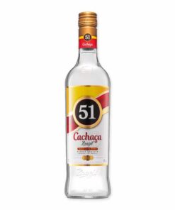 Cachaça 51 Pirassununga biedt een unieke smaak, perfect voor Caipirinha's. Ervaar zijn frisse citrus en subtiele zoetheid.