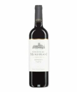 Proef de verfijning van Château Mukhrani Saperavi, een biologische rode wijn uit Georgië. Geniet van de volle body en uitgesproken fruitigheid! 🍷