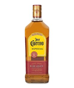 Proef de klasse van Jose Cuervo Especial Gold, een tequila die verfijning biedt met rijke vanille en caramel. Een must voor de tequila-liefhebber.
