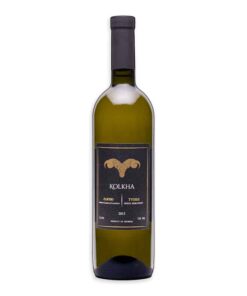 Geniet van een harmonieuze, semi-zoete witte wijn met een lichte, stro-achtige kleur. Ontdek Kolkha Kisi, gemaakt van de Kisi druif uit Kakheti. 🍇