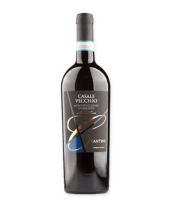 Ontdek Casale Vecchio Montepulciano d’Abruzzo black, een volle rode wijn, rijk aan zwart fruit, met zijdezachte tannines en een elegante houtstructuur.